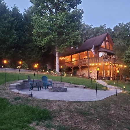 Smoky Mountain Cabin - Hot Tub - Fire Pit Мерфи Экстерьер фото