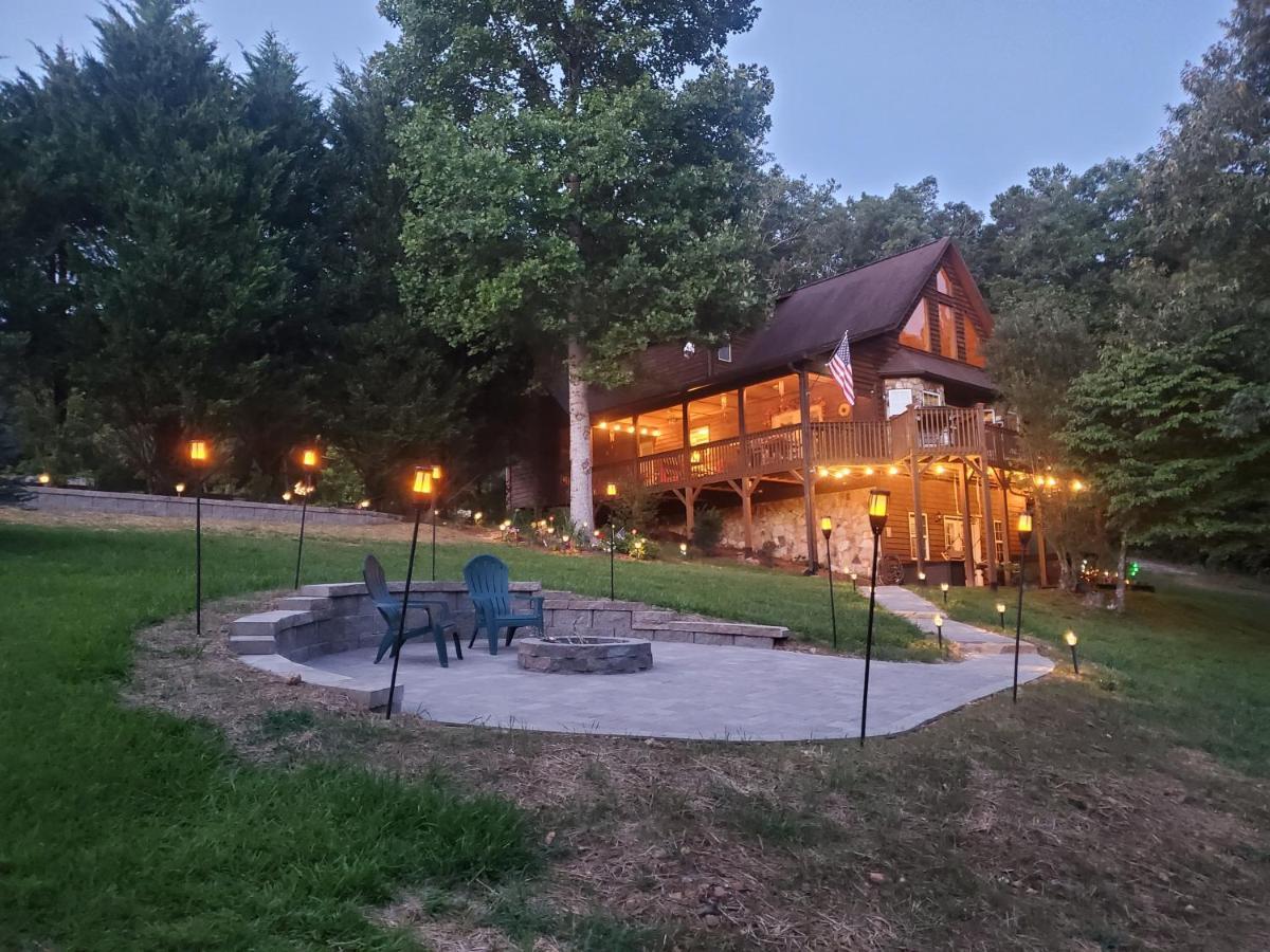 Smoky Mountain Cabin - Hot Tub - Fire Pit Мерфи Экстерьер фото