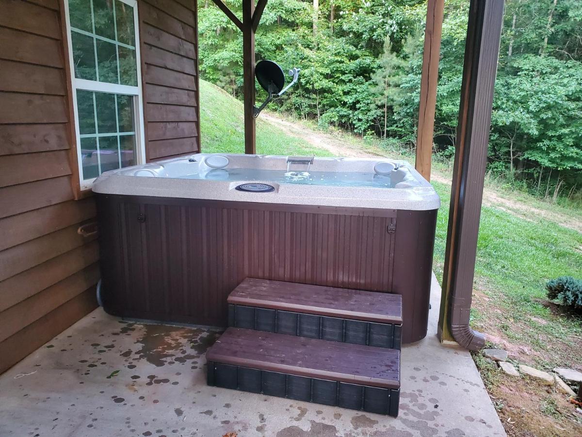 Smoky Mountain Cabin - Hot Tub - Fire Pit Мерфи Экстерьер фото