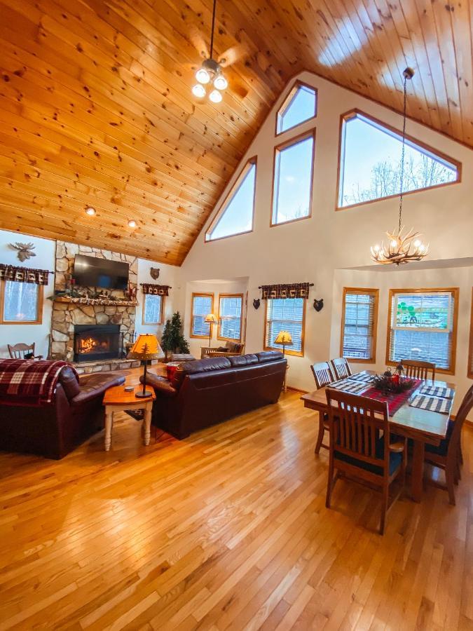 Smoky Mountain Cabin - Hot Tub - Fire Pit Мерфи Экстерьер фото